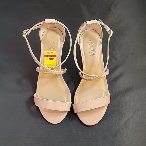 BRAND NEW THALIA SOLID DARRIN SCRAPPY SANDALS WOMEN'S SHOES - Picture 3 of 16